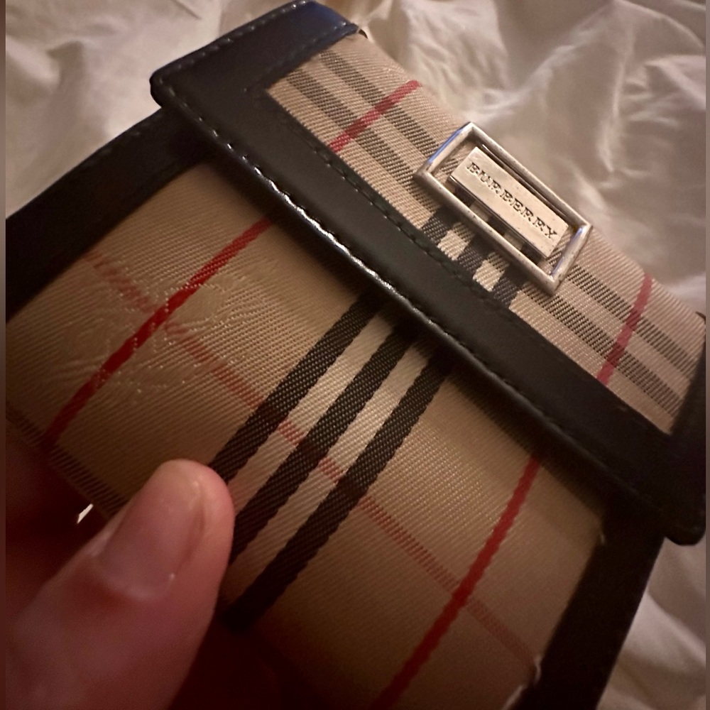 Y2K classic Burberry wallet